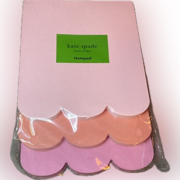 🩷♠️🩷KATE SPADE🩷♠️🩷Set of 3 Scallop Stacked Notepads/NIP - Picture 2 of 4